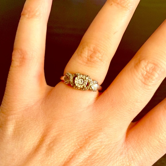 Diamond ring - Picture 1 of 1